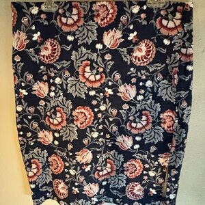 Loft Outlet Size 14 beautiful Floral on Black  Background